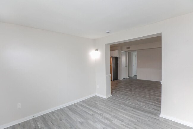 Foto del edificio - Bright, Updated & Prime Location!