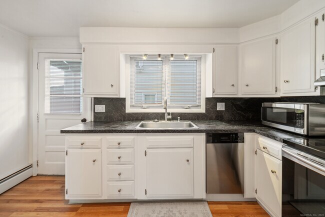 Foto del edificio - 46 Elaine Rd