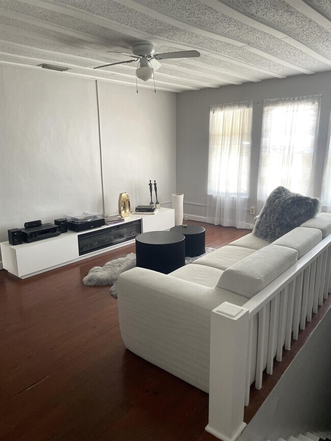 Foto del edificio - 147 Riberia St