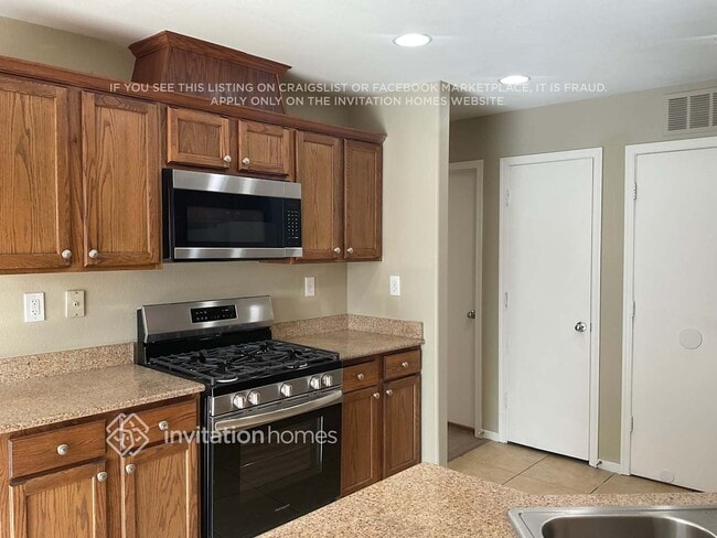 Building Photo - 8019 Torremolinos Ave