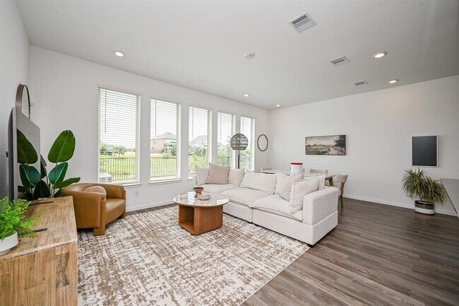 Foto del edificio - 5630 Amber Brook Ln
