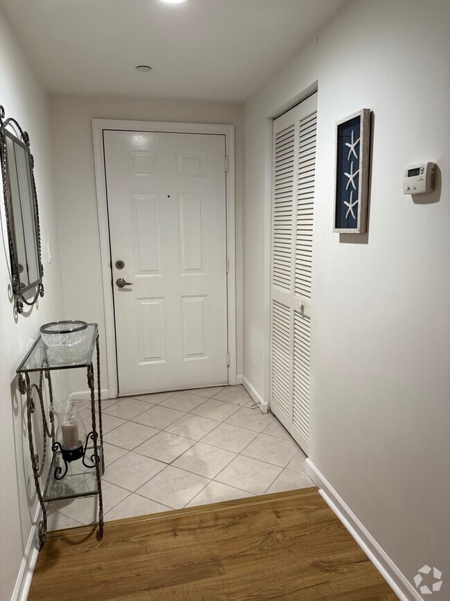 Building Photo - 5095 Fairways Cir