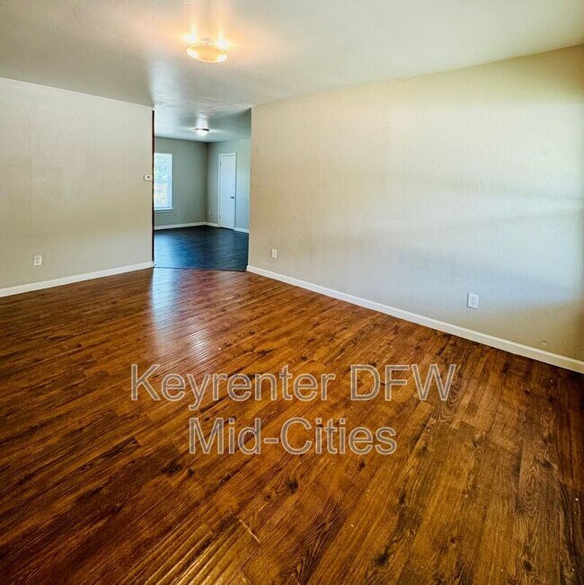 Photo - 1509 N O'Connor Rd House