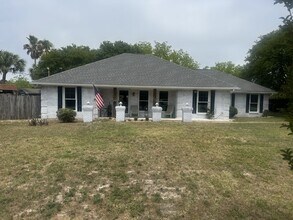 Building Photo - 220 Wynnehaven Beach Rd