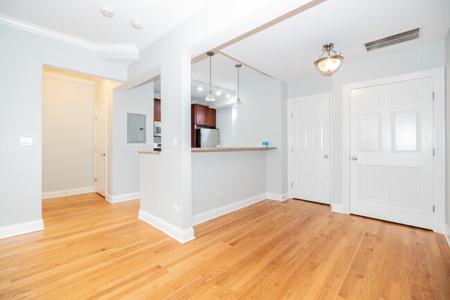 Foto del edificio - 2608 W Leland Ave