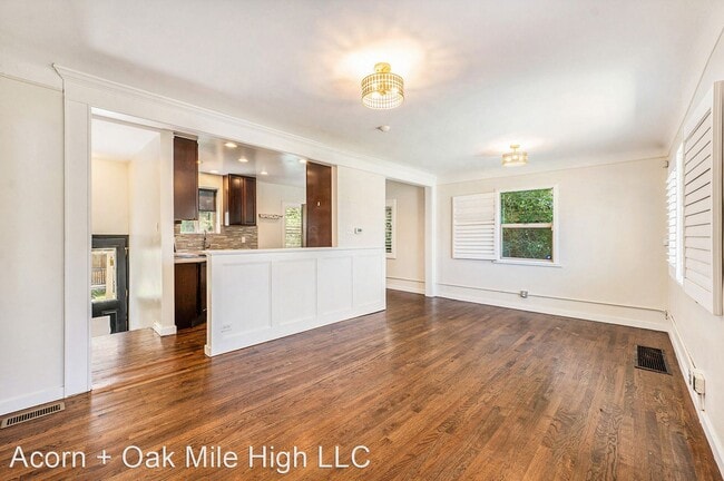 Foto del edificio - 3 br, 2 bath House - 2710 King St.