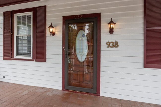 Foto del edificio - Incredibly Well Maintained & Beautiful Hom...