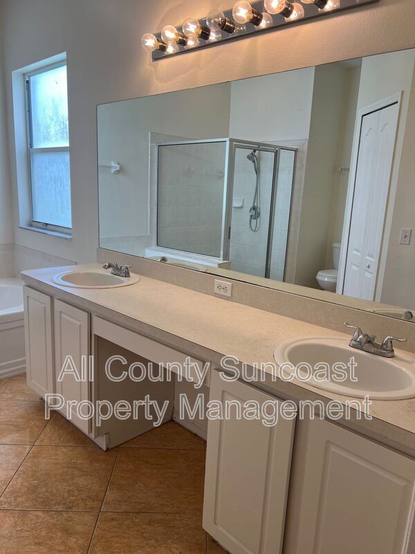 Foto del edificio - 10546 Peppergrass Ct