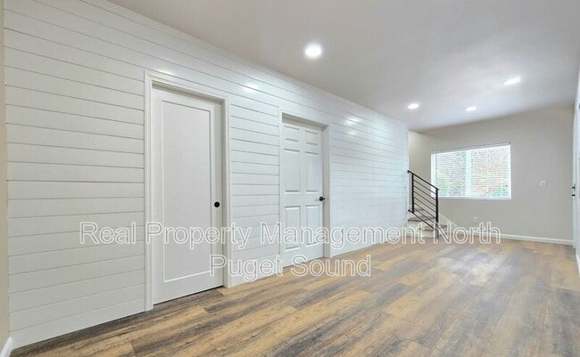 Building Photo - 19122 3rd Dr SE