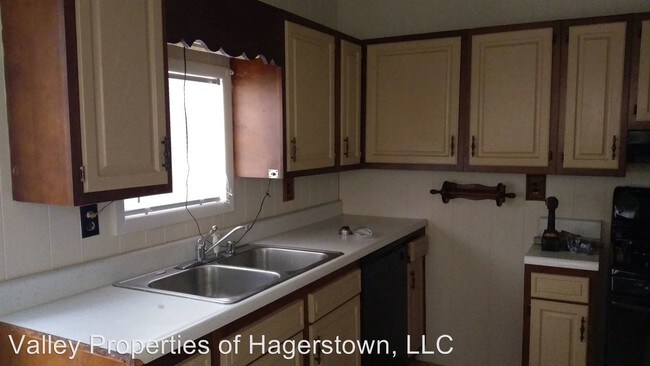 Building Photo - 2 br, 1 bath House - 421 George St