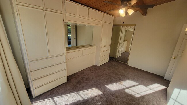 Building Photo - MOVE IN SPECIAL! 1/2 OFF FIRST MONTH'S REN...