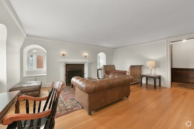 Building Photo - 334 Beacon St