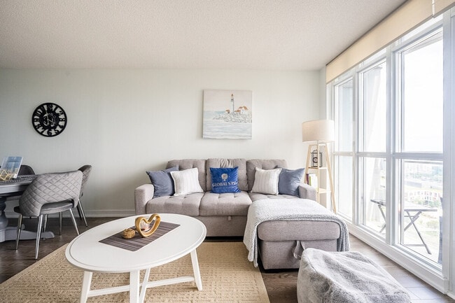 Photo du bâtiment - 480 Front St W