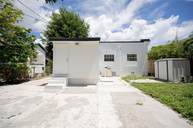 Foto del edificio - 142 NW 47th Terrace