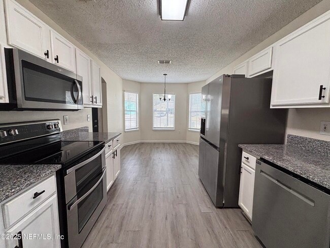 Building Photo - 1613 Teaberry Dr