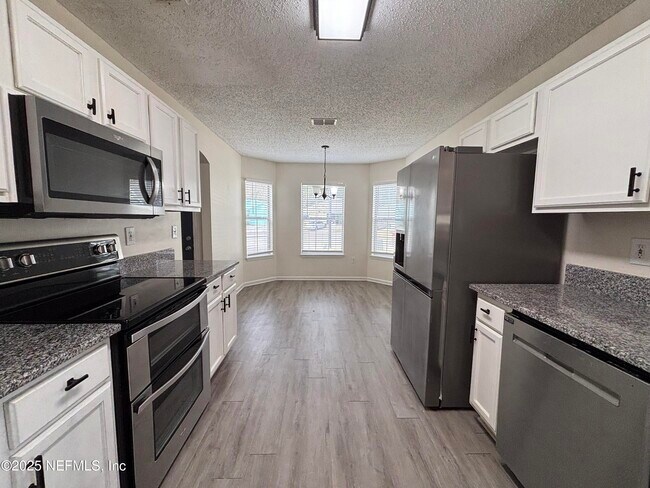 Foto del edificio - 1613 Teaberry Dr