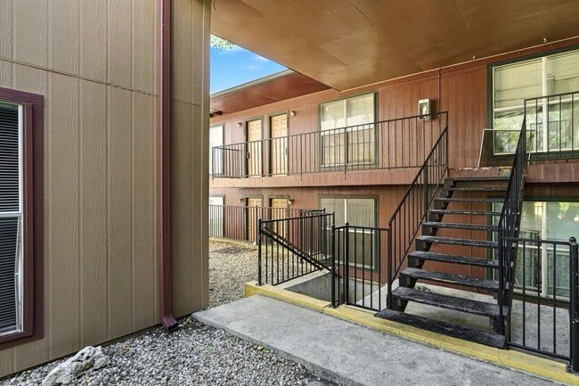 Building Photo - 2319 Greenfield Pkwy