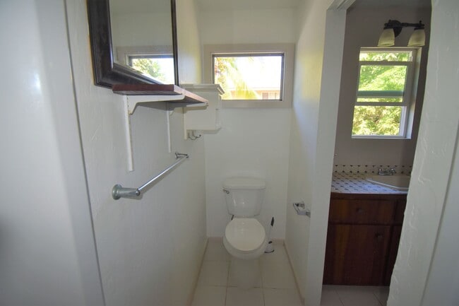 Building Photo - Studio, 1 Bath In Perfect Location Near Po...