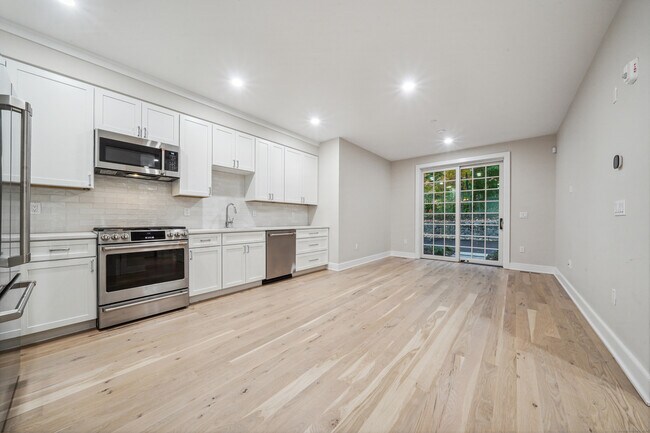 Building Photo - 8 Husted Ln