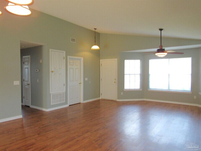 Building Photo - 386 Mizzen Ln