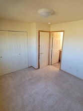 Building Photo - 975 N River Rock Dr