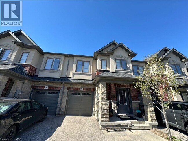 Photo du bâtiment - 324 Equestrian Way