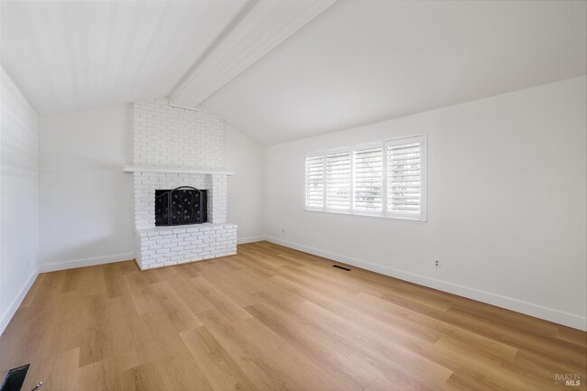 Foto del edificio - 2121 Madison St