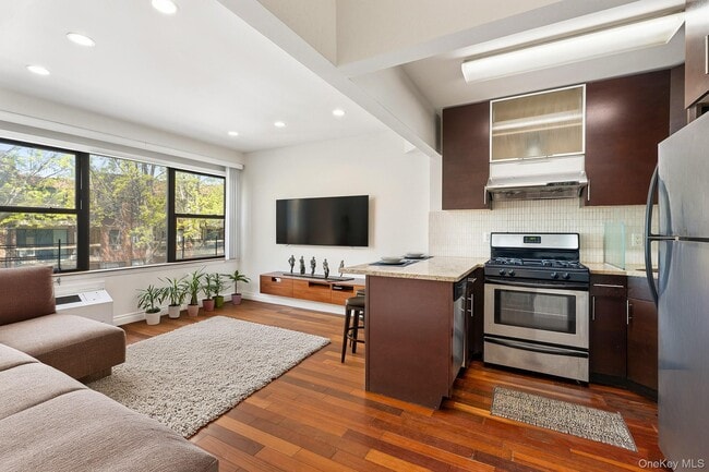 Foto del edificio - 71-19 162nd St