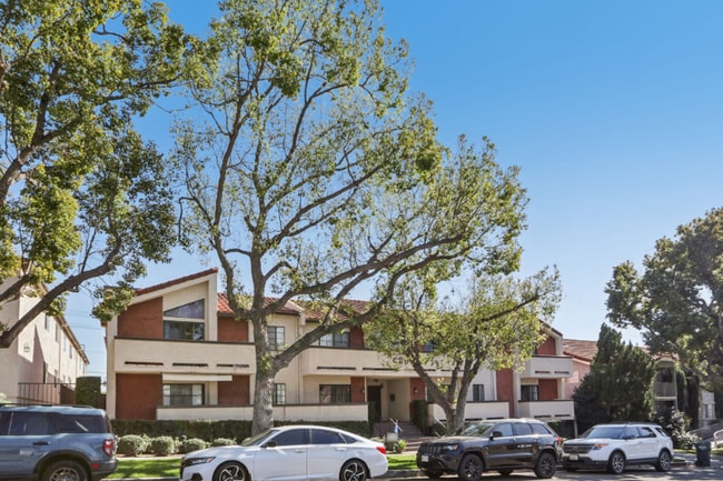 Photo - 626 E Verdugo Ave Apartment