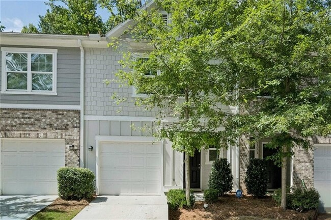 Building Photo - 1653 Vernon Blvd