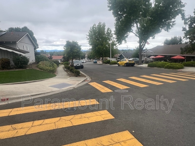 Foto del edificio - 30407 Treeview St
