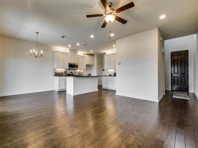 Building Photo - 2740 Majesty Dr