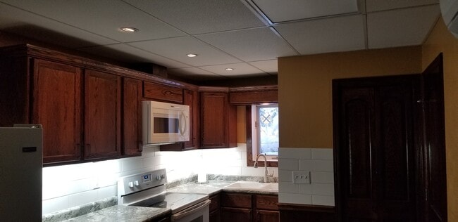 Building Photo - 815 Railroad Ave