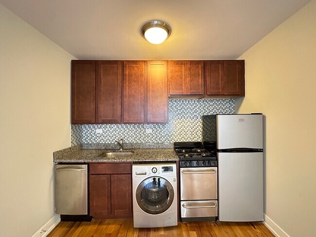 Foto del edificio - 562 W Arlington Pl