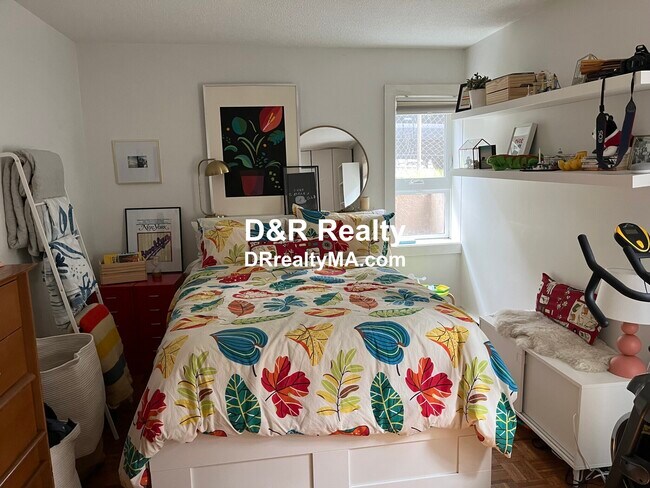 Foto del edificio - 524 Putnam Ave