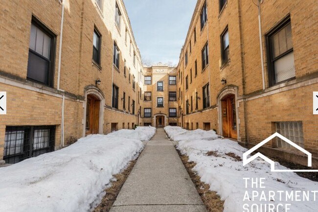 Foto del edificio - 2241 N Bissell St