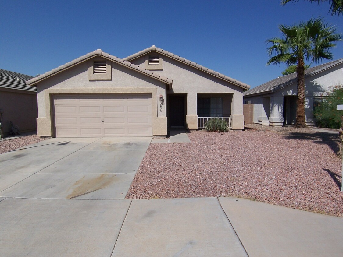 Foto principal - 3-Bedroom in South Phoenix