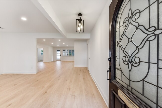 Building Photo - 5946 Valkeith Dr