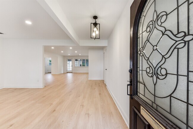 Foto del edificio - 5946 Valkeith Dr