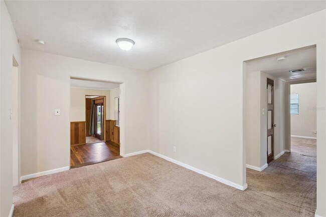 Foto del edificio - 2028 Albert Lee Pkwy