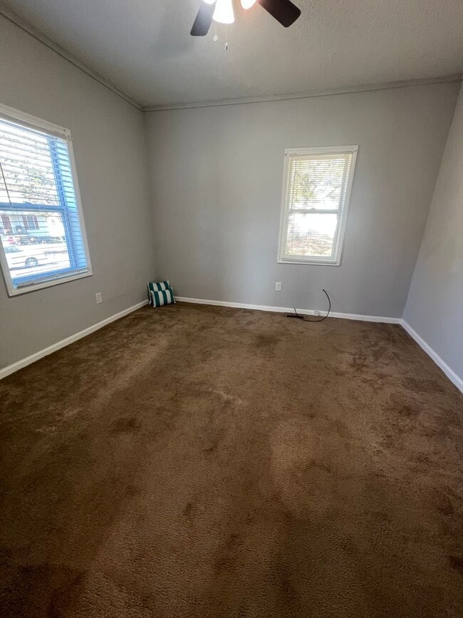 Building Photo - COMING SOON Spacious 3 BEDS AND 2 BATHS!!!