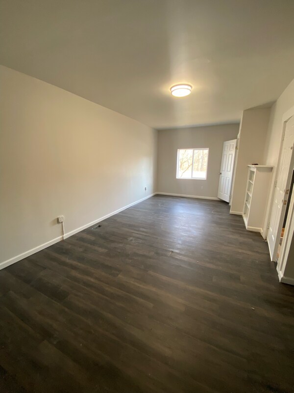 Foto del edificio - 576 E Fall Creek Pkwy N Dr