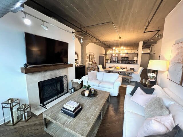 Foto del edificio - 411 W Ontario St