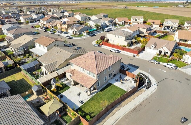 Building Photo - 1472 Rock Springs Ave