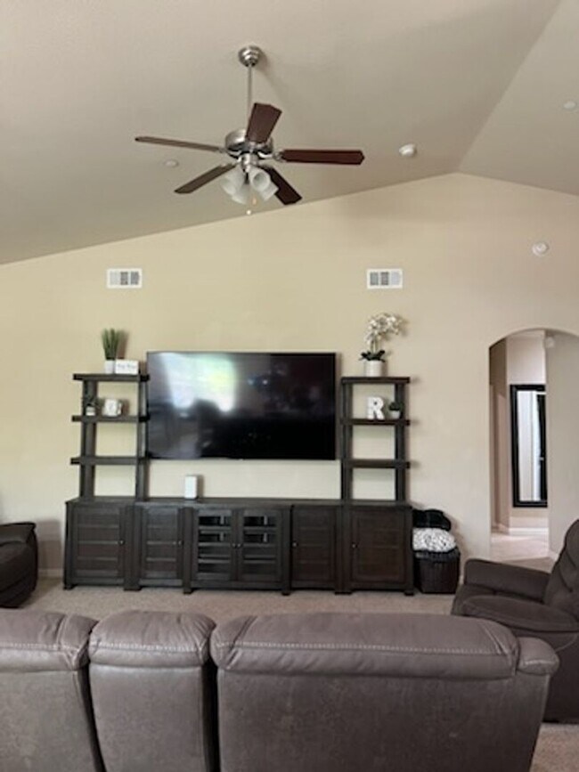 Building Photo - 3052 S Yolo Ct