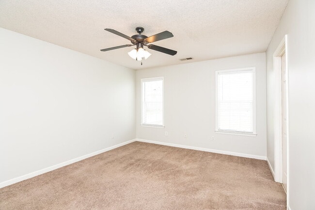 Building Photo - 1851 Timber Way N