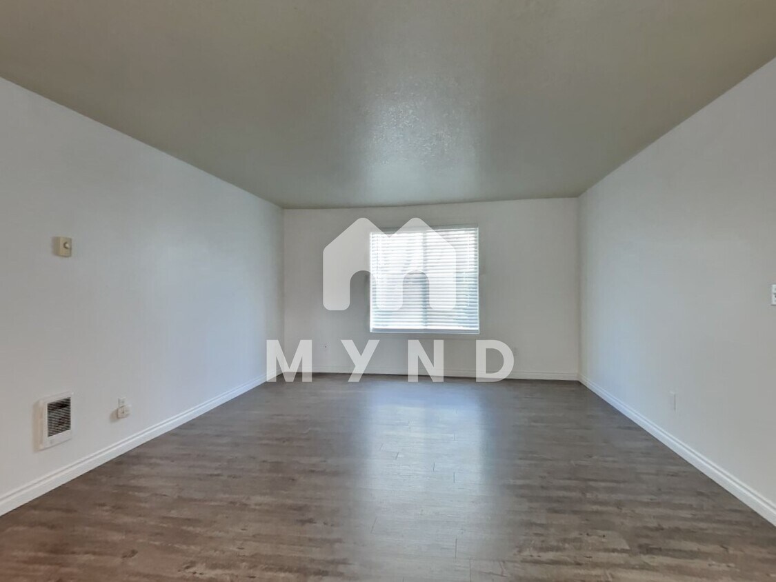 Primary Photo - 17106 NE 20th St