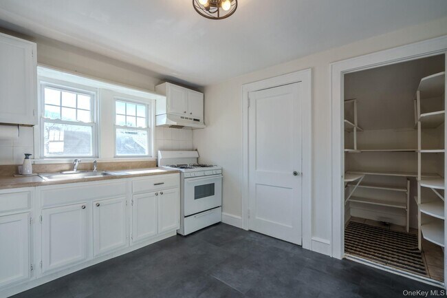 Foto del edificio - 52 Irma Ave