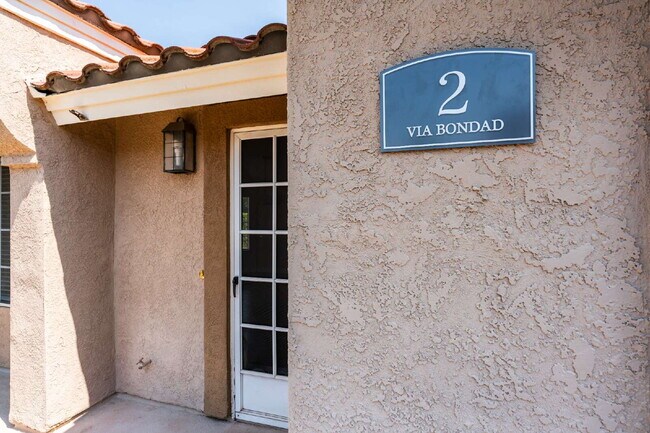 Foto del edificio - Spacious 2 Bedroom, 2 Bath – End Unit with...