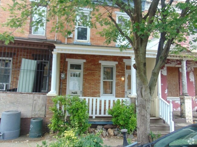 Building Photo - 805 Princeton Ave